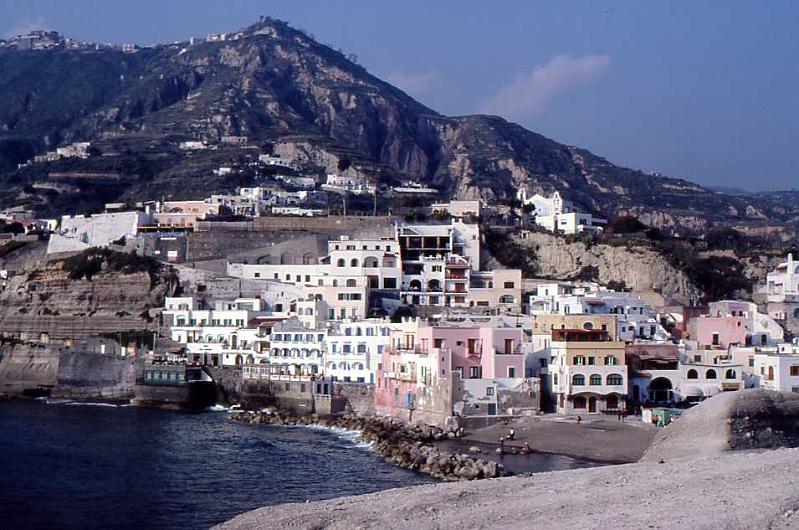 9-Ischia,Sant'Angelo,4 aprile 1982.jpg